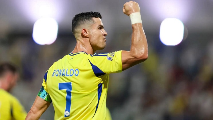 CRISTIANO RONALDON palkka rikkoo jälleen jalkapalloennätyksen